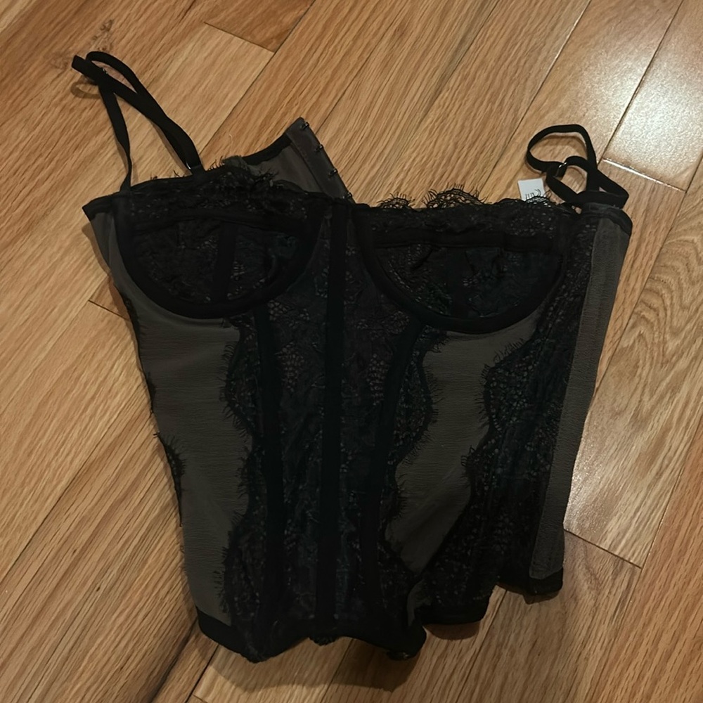 urban outfitters corset